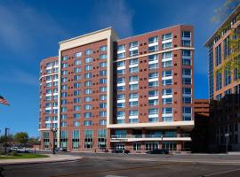 Residence Inn by Marriott St Louis Clayton，位于克莱顿的酒店