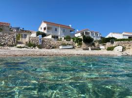 APARTMENTS VIS BY THE SEA，位于维斯的酒店