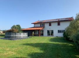Nouvelle location de vacances，位于Ainhice-Mongelos的酒店