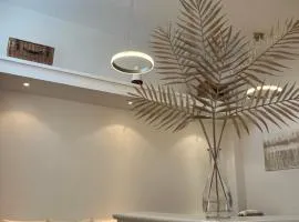 The Luxury Boutique Retreat