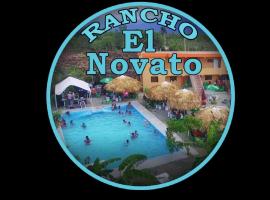 HOTEL RANCHO EL NOVATO，位于拉维加雌豹国际机场 - STI附近的酒店