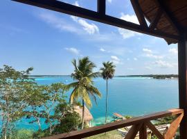 bacalar My Love Front Laguna，位于巴卡拉尔的酒店