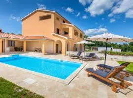 Gorgeous Home In Divsici With Wifi