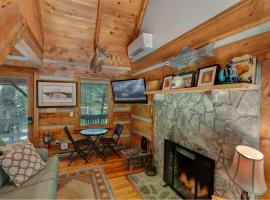 Little Timber Creek Cabin，位于Sugar Grove的酒店