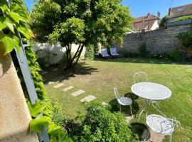 MonCoeur, maison et jardin à 700 m des Hospices de Beaune，位于博讷Bouzaize Park附近的酒店