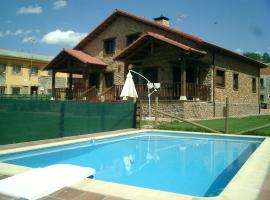 Casa rural casa lara piscina jardin Lara，位于San Martín de Valdetuéjar的酒店