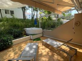 Casa Roberta con favolosa terrazza privata，位于卡奥莱的度假屋