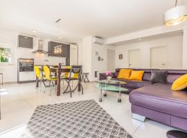 Seaside Family Apartments，位于奥米什的酒店