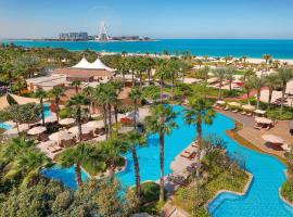 迪拜丽思卡尔顿酒店，位于迪拜迪拜跳伞公司附近的酒店