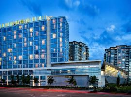 The Westin Wall Centre, Vancouver Airport，位于里士满海岛中心轻轨站附近的酒店