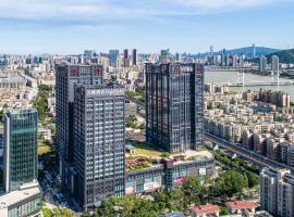 珠海万豪万枫酒店-免费接驳车至长隆海洋王国，位于珠海的酒店