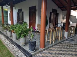 Serendip Villa&Home Stay Talalla Sri Lanka，位于马特勒的酒店