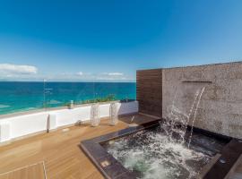 Luxury Villa Cavo Mare Thalassa with private pool & jacuzzi，位于普莱诺斯的酒店