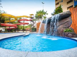 ÁGUAS TERMAIS NATURAIS PISCINAS QUENTES 24 HORAS GRÁTIS Acesso aos Parques Aquáticos do Golden Dolphin Grand Hotel do Supreme e do Express Ideal para Família e Casais Resorts em Caldas Novas，位于卡达斯诺瓦斯的酒店