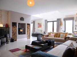 Modern 4 Bedroom House Ring of Kerry -Killarney，位于基拉尼的酒店