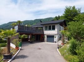 Ferienhaus Goldener Anker Unterach am Attersee，位于阿特湖畔翁特拉赫的酒店