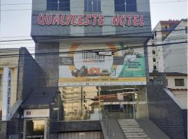 QualyLeste Hotel，位于Caratinga的酒店