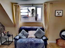 Cozy Loft In The Heart Of Kirkwall，位于奥克尼的公寓