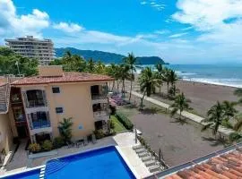 BEACHFRONT Condo Bahia Encantada Jaco Beach L1