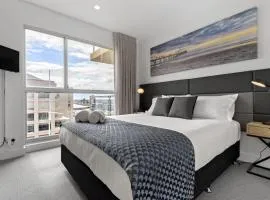 Belle Escapes - Wine Down at The Pier