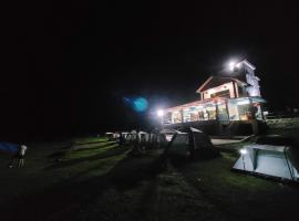 Lipis Riverfront Resort，位于瓜拉立卑的酒店