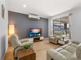 Spacious Newly Furnished 4BD Family Retreat，位于Doolandella的酒店