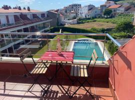 Ático con terraza, piscina y gimnasio，位于维拉加尔西亚·德·阿劳萨的公寓