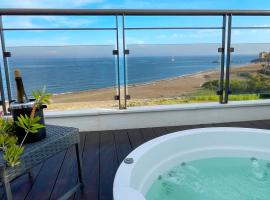 Exclusive luxury frontline beach penthouse Casares del mar - Estepona，位于卡萨雷斯的公寓