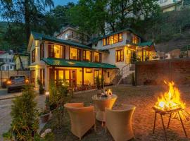 StayVista at Driftwood Cottage，位于西姆拉的酒店