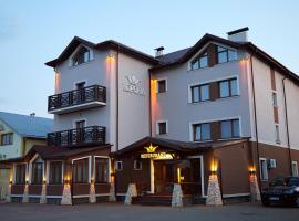 Hotel Korona，位于Mostiska的汽车旅馆