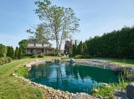 Bramasole Bed and Breakfast，位于Roseneath的酒店