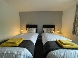 Cosy & Comfortable Apartment w/Parking
