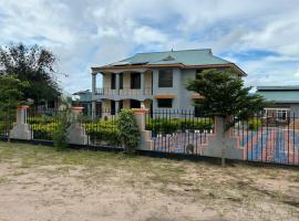 MHALO BEACH LODGE，位于Mhalo的酒店