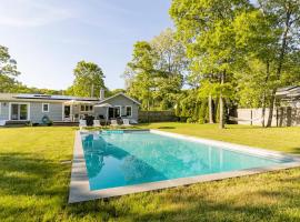 Luxurious Hamptons House with Heated Pool & Grill