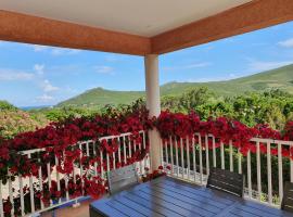CAP CORSE VILLA VUE MER et MONTAGNE，位于Pietracorbara的酒店