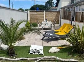 MAISON TERRASSE JARDIN SANS VIS-à-VIS PARKING ANIMAUX ACCEPTES