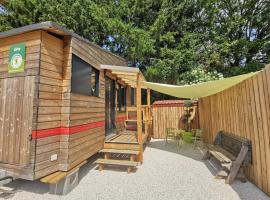 La Charmotte, tiny House insolite，位于Verbiesles的酒店