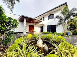 Hotel Grand Mountain Kalutara，位于卡卢特勒的酒店