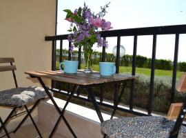 Апартамент в Oasis beach Kamchia - Стъпки в пясъка，位于卡姆基亚的酒店