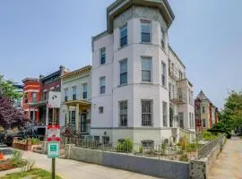 2 Mi to Natl Mall WFH-Friendly DC Townhome