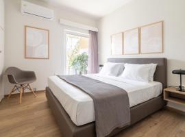 Sea View Stylish Penthouse in Varkiza，位于瓦里的酒店