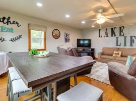 Henderson Vacation Rental Less Than 1 Mi to Norfork Lake!，位于Henderson的酒店