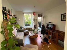 Full equiped house with garden，位于巴黎的酒店