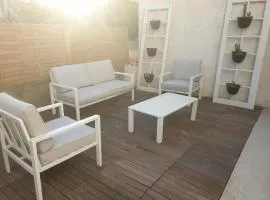 Appartement, prive terrasse, parking et jardin