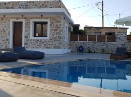 Double Bee Villa with private pool，位于Agios Konstantinos的酒店