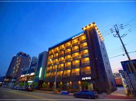 Hotel Haemaru，位于光阳丽水机场 - RSU附近的酒店