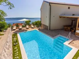 Villa Antani with heated pool, sauna & jacuzzi