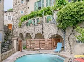 La Tour Des Remparts
