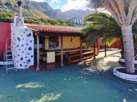 Live Garachico Villa Daute con terraza y piscina，位于Las Cruces的酒店