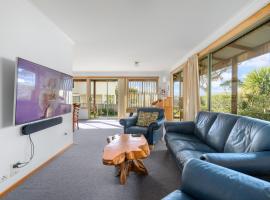 Sunny Beach Holiday Home 80A，位于Kingston Beach的酒店